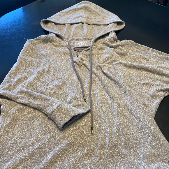 Front Lace up sweater - Picture 2 of 4